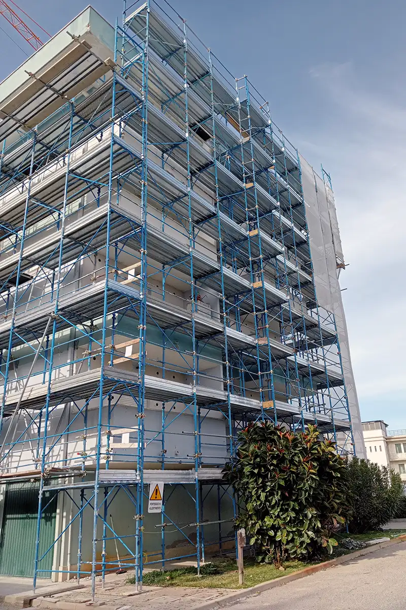 Condominio Francesca: Sicurezza sismica ed efficienza energetica — vista d'insieme