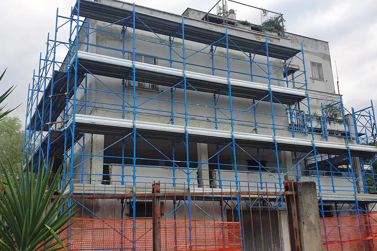 Ristrutturazione condominio: ripristino facciate, rinforzo strutturale — dettaglio 1