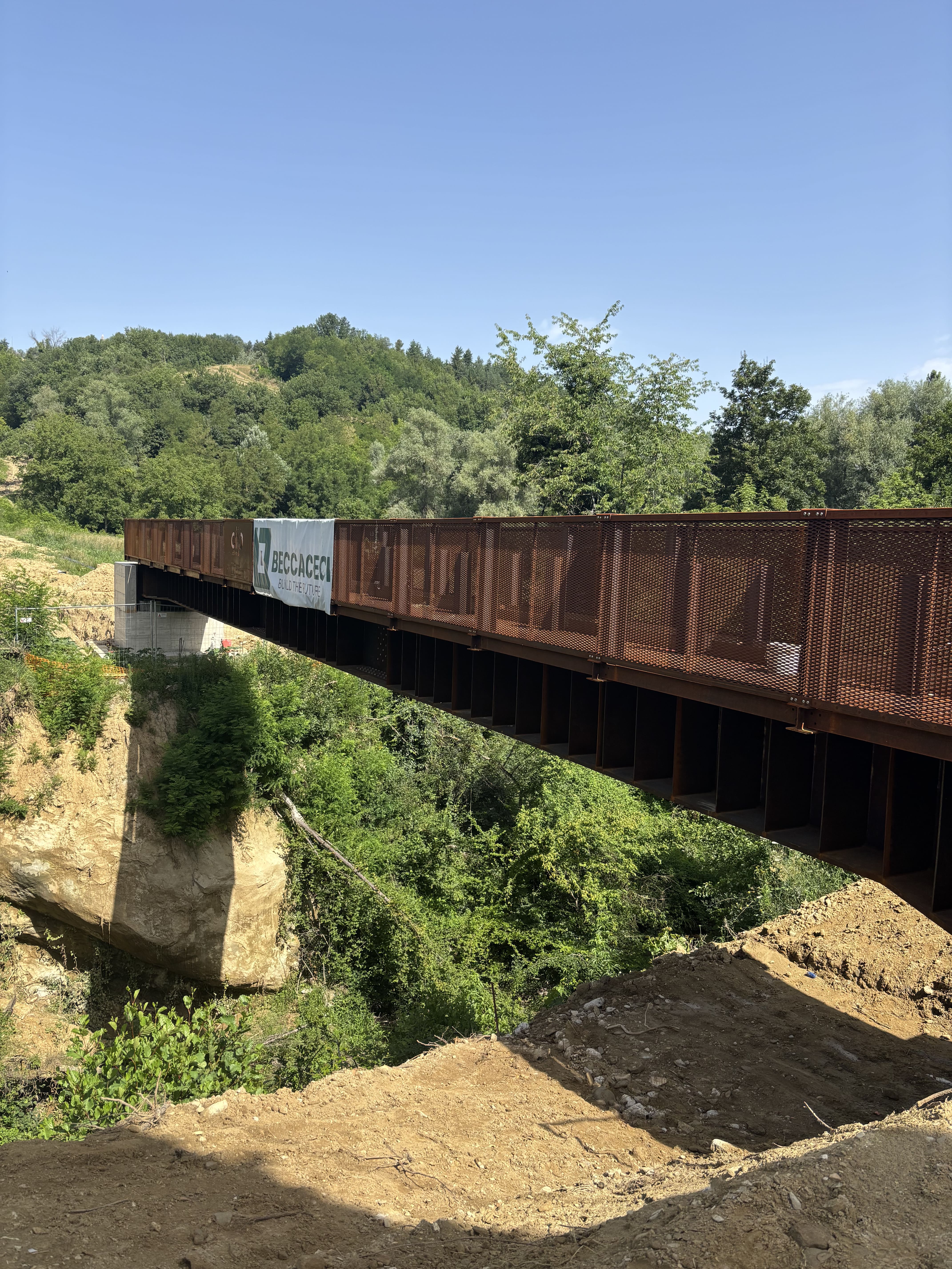 Cantiere CIIP: completato con successo il varo del nuovo ponte-tubo nell'Anello Acquedottistico dei Sibillini